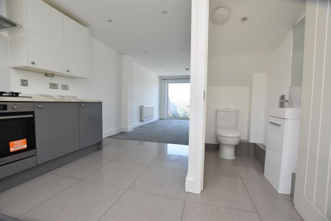 3, Ivy Gardens, Hastings photo 4