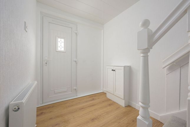 3 Lothian Court, Inverkeithing photo 2