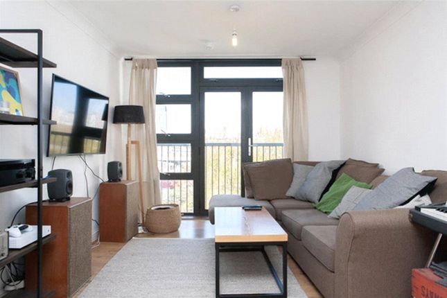 Thumbnail Flat to rent in Maltings Close, London