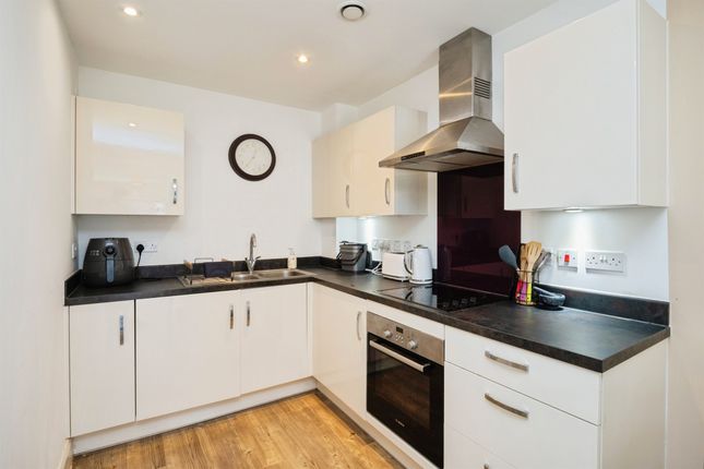 Apartment 2., Cedar House, The Avenue, TUNBRIDGE WELLS photo 4