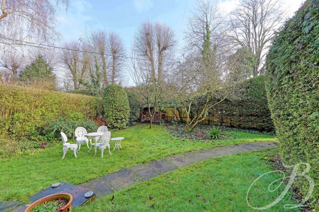 2 Cuba Cottages Maidenhead Court Park, Maidenhead photo 2
