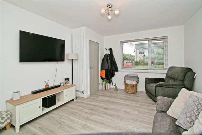 25, Henley Crescent, Truro photo 2