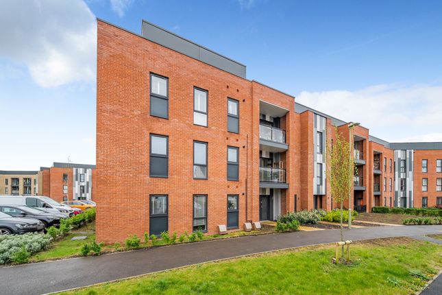 Flat for sale in Cashmere Drive, Andover