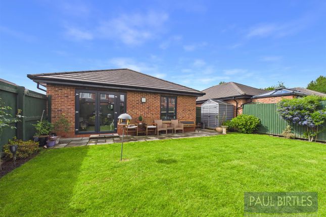 7, Modbury Gardens, Trafford photo 2