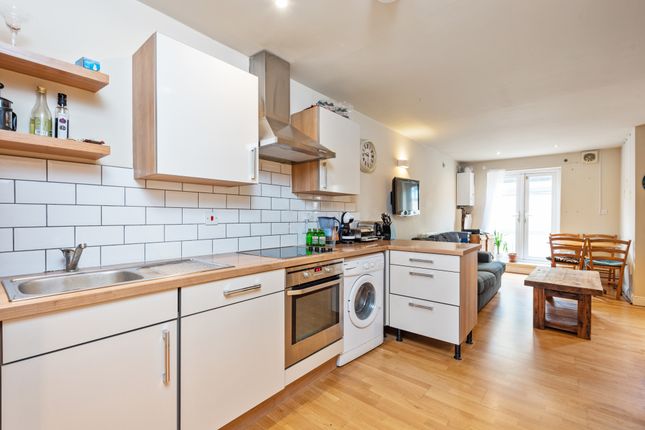 Flat for sale in Hoxton Street, London