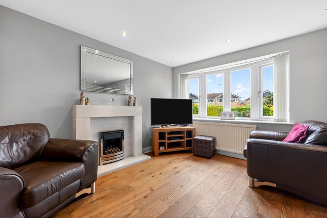 8, Harold Avenue, Dukinfield photo 3