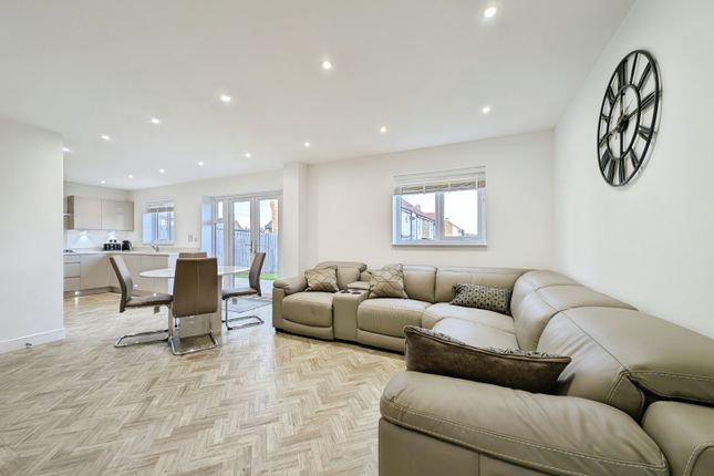 9, Carnation Way, Newcastle Upon Tyne photo 4
