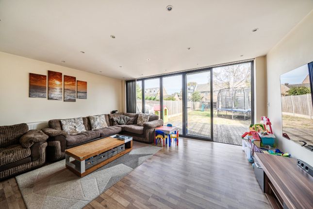 8, Tockley Road, Burnham photo 2