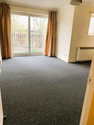 Studio to rent in Banister Road, Shirley, Southampton
