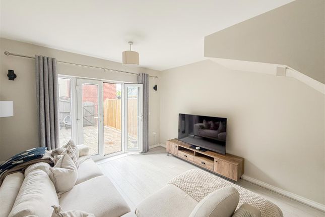 4, Old Vicarage Close, Heathfield photo 3