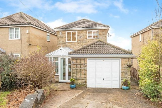 Detached house to rent in Clayfield Drive, Bradford