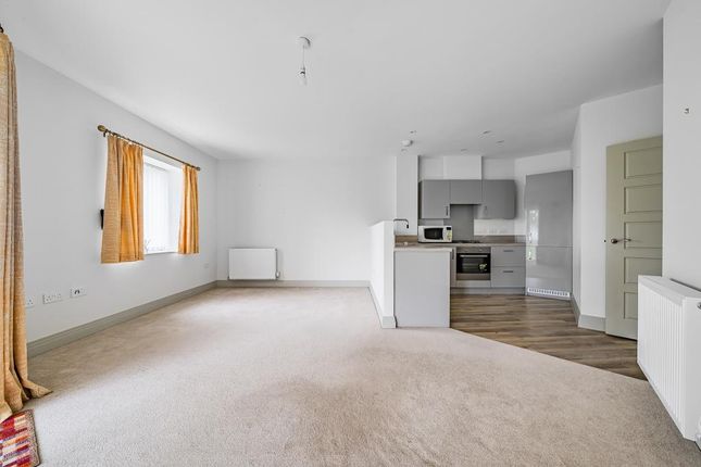 Flat for sale in Bicester, Oxfordshire