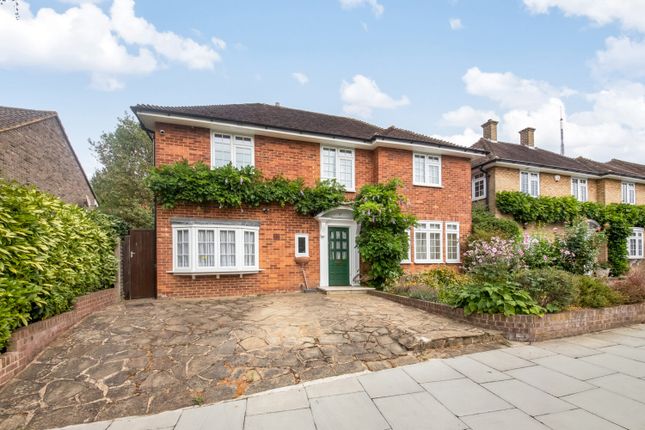 Thumbnail Detached house for sale in Hitherwood Drive, Dulwich, London