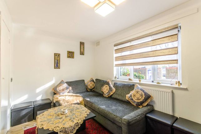 1-bed flat on Hastings Close, New Barnet, £230,000
