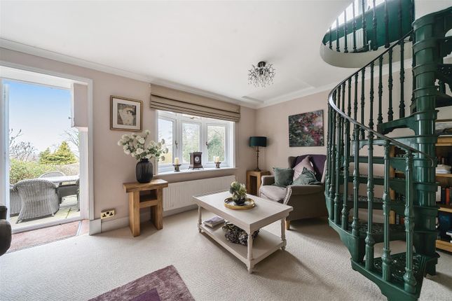 3 Bridle Path Cottages, Bridle Path, Farnham photo 3