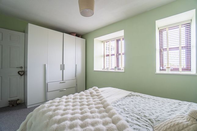 Flat for sale in Frobisher Way, Shoeburyness
