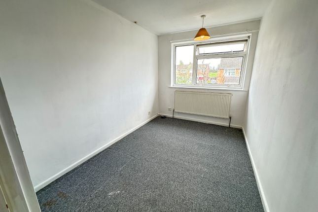 Semi-detached house to rent in Sundon Park Road, Luton, Bedfordshire
