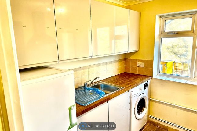 A Littlecote Close, Westlea, Swindon photo 3