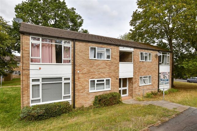 1-bed flat on Greathurst End Bookham, Great Bookham, £152,000