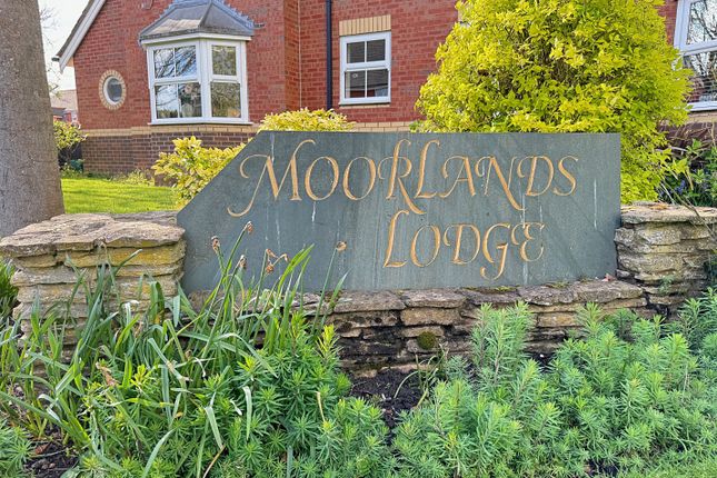 Flat for sale in Moorlands Avenue, Kenilworth