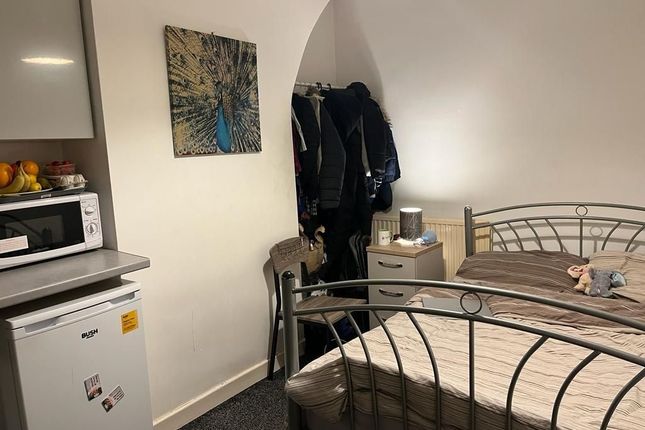 Room 3, 3 Wykeham Street, Liverpool photo 2