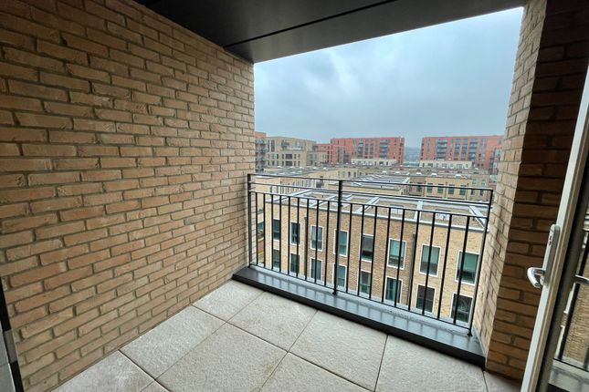 Flat 25, Genista House, Hoy Close, London photo 5