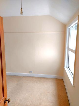 Cassiobridge Road, Watford photo 4