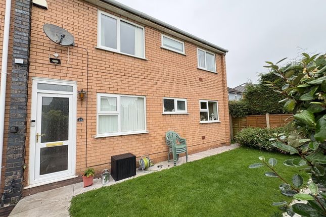 2-bed flat on 25a, Greenville Drive, Maghull, £160,000