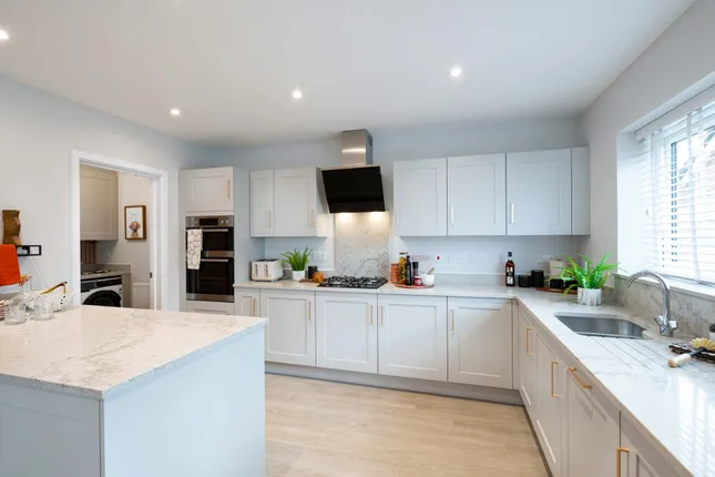 Bloor Homes - Tewkesbury Meadow
