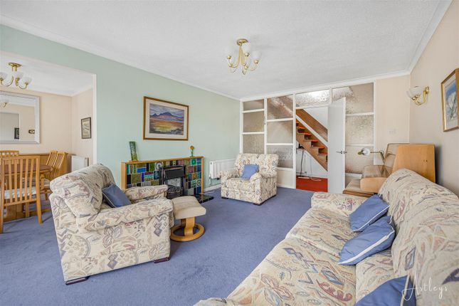 16, Village Close, Neath photo 2