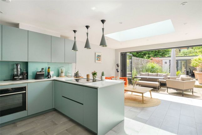 73, Alexandra Road, Surrey photo 2