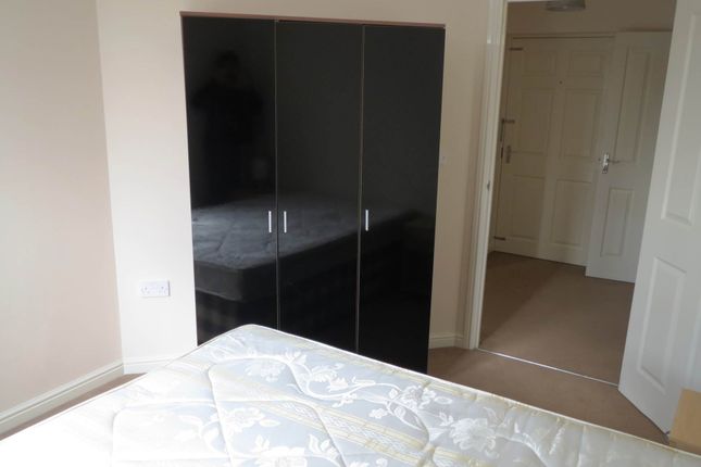 21, Westgate Court, Reading photo 4