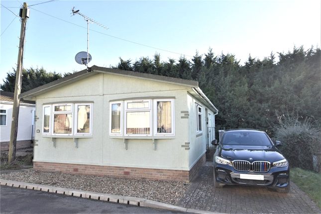 Mobile/park home for sale in Valley Road, Horspath, Oxford, Oxfordshire