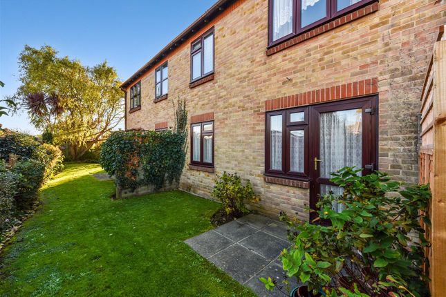 21, Windmill Court, Nr Chichester photo 2
