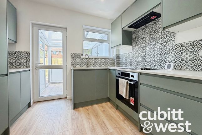21, Highclere Avenue, Havant photo 4