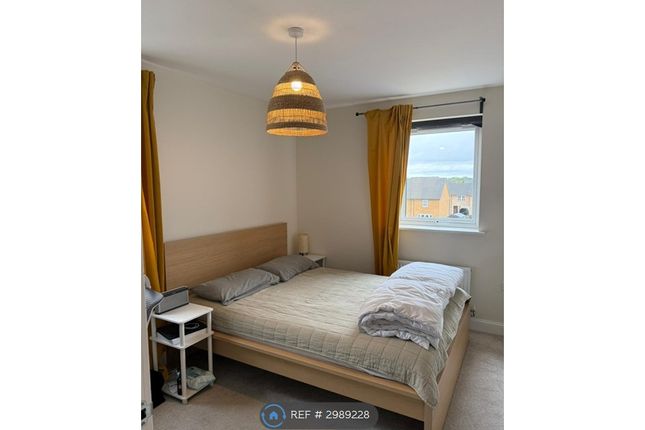 Flat, Fen Street, Brooklands, Milton Keynes photo 4