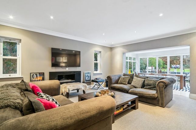 7, Upper Drive, Buckinghamshire photo 3