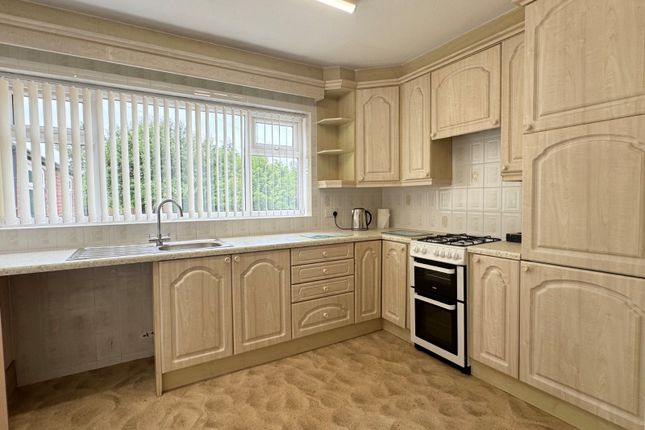 46,, Durkar Lane, Wakefield photo 3