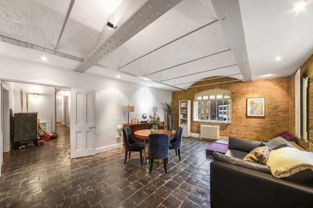 Flat for sale in East Smithfield, London