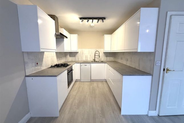 15, The Lindens, Rugeley photo 2