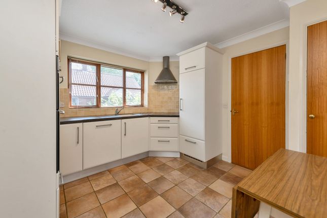 1 Westfield London Road, Royston photo 4