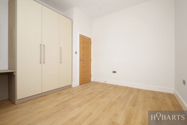 Flat to rent in Ossian Road, Stroud Green