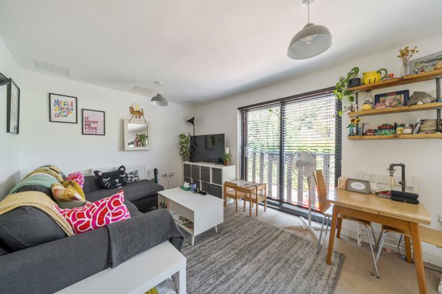 Flat 7, Beaumont Court,, Vicarage Hill, Hampshire photo 2