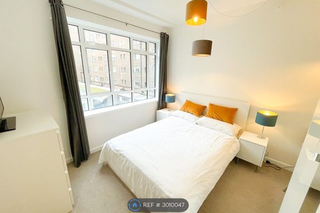 Flat, Paramount Court University Street, London photo 3