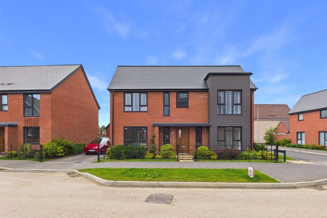 9, Valentine Avenue, Gloucester photo 3