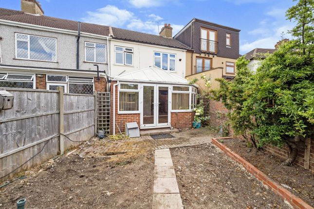 Laurel Crescent Romford Rm7 3 Bedroom Terraced House For Sale