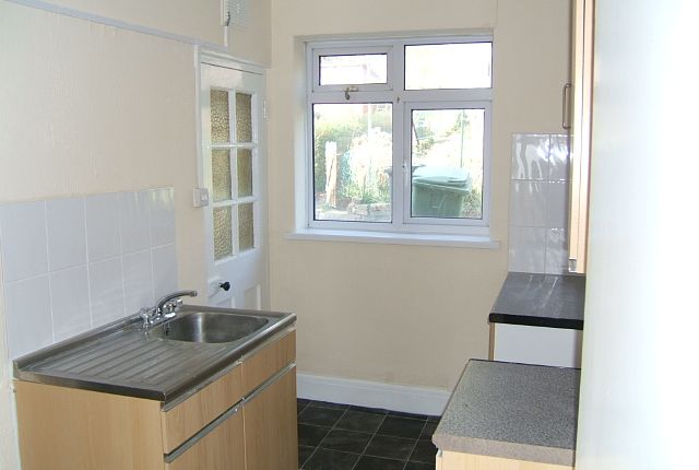203, Hele Road, Torquay photo 3