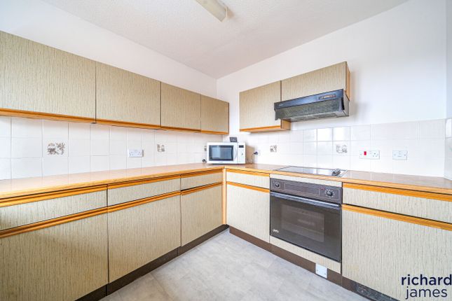26, The Mulberrys, Royal Wootton Bassett photo 4