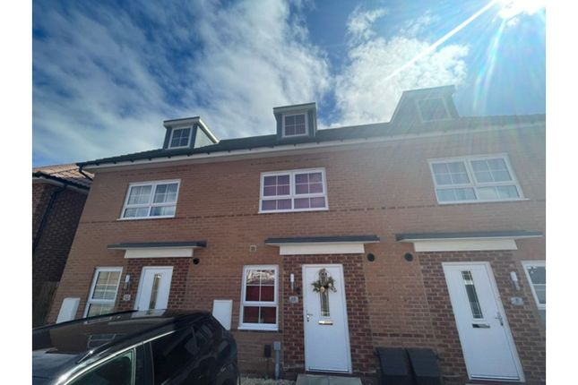 Thumbnail Town house for sale in Riverside Lane, Doncaster