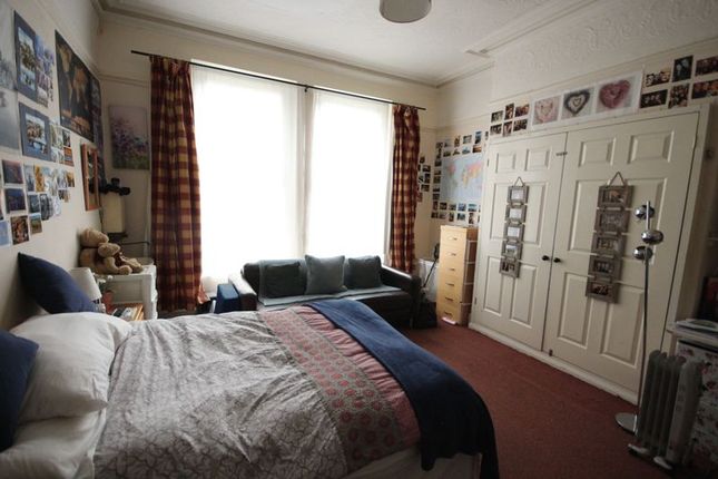 Thumbnail Terraced house to rent in Hyde Park Road, Hyde Park, Leeds